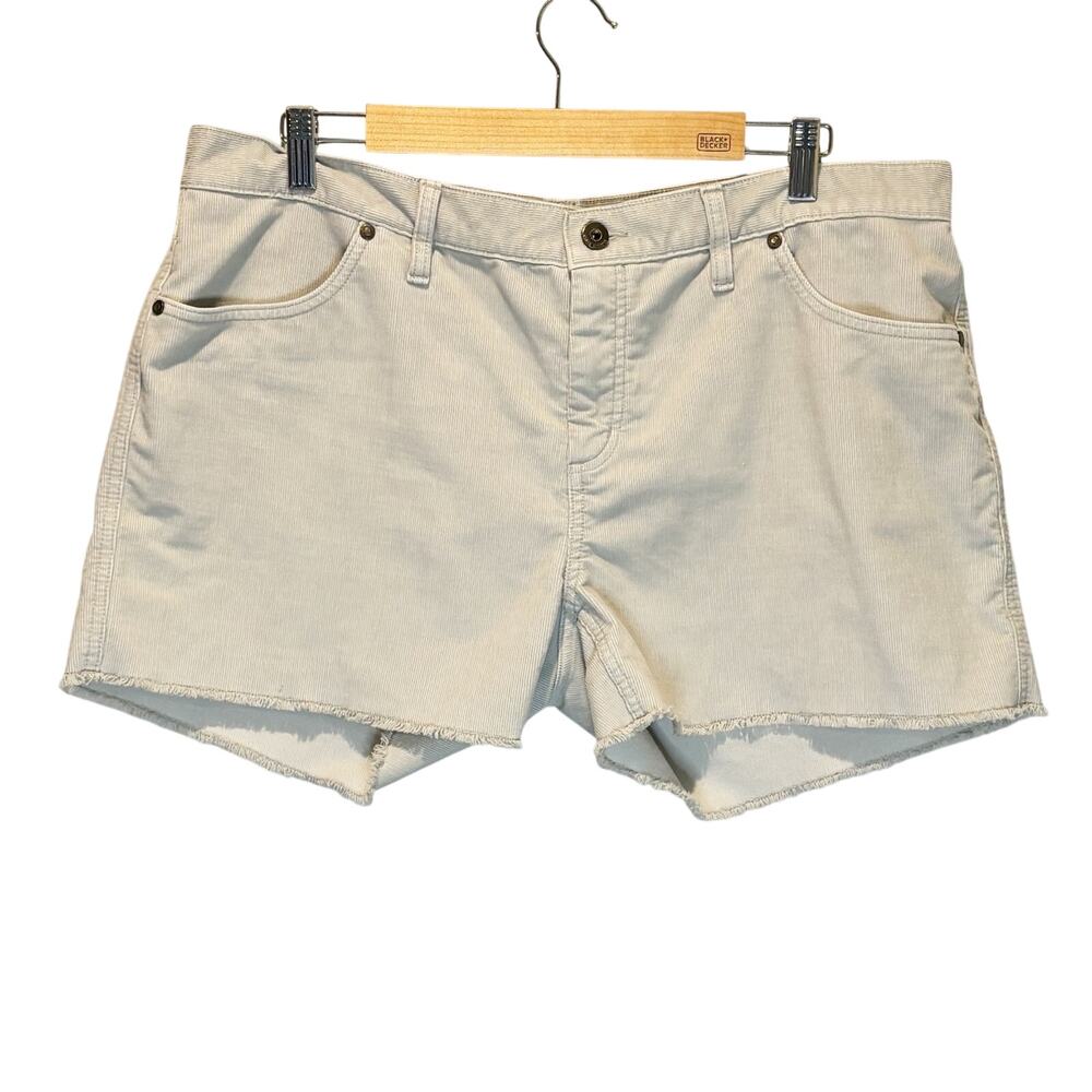 Carve Designs Oahu Gray Corduroy Raw Hem Shorts - size 14